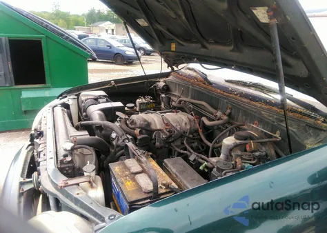 2000 Toyota Tundra Ltd V8 from USA, damaged, VIN 5TBBT4810YS089882